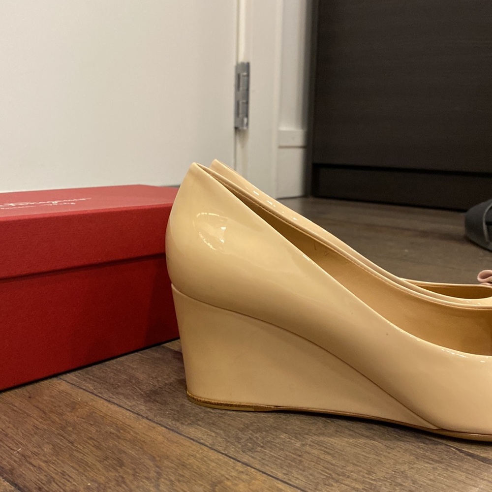 Salvatore Ferragamo nude heels - Picture 4 of 8